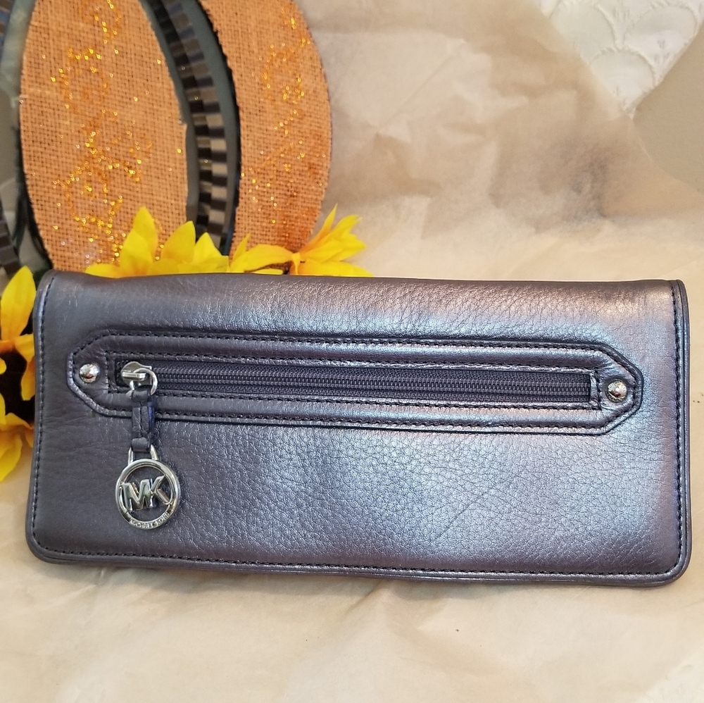 Michael Kors jet set wallet